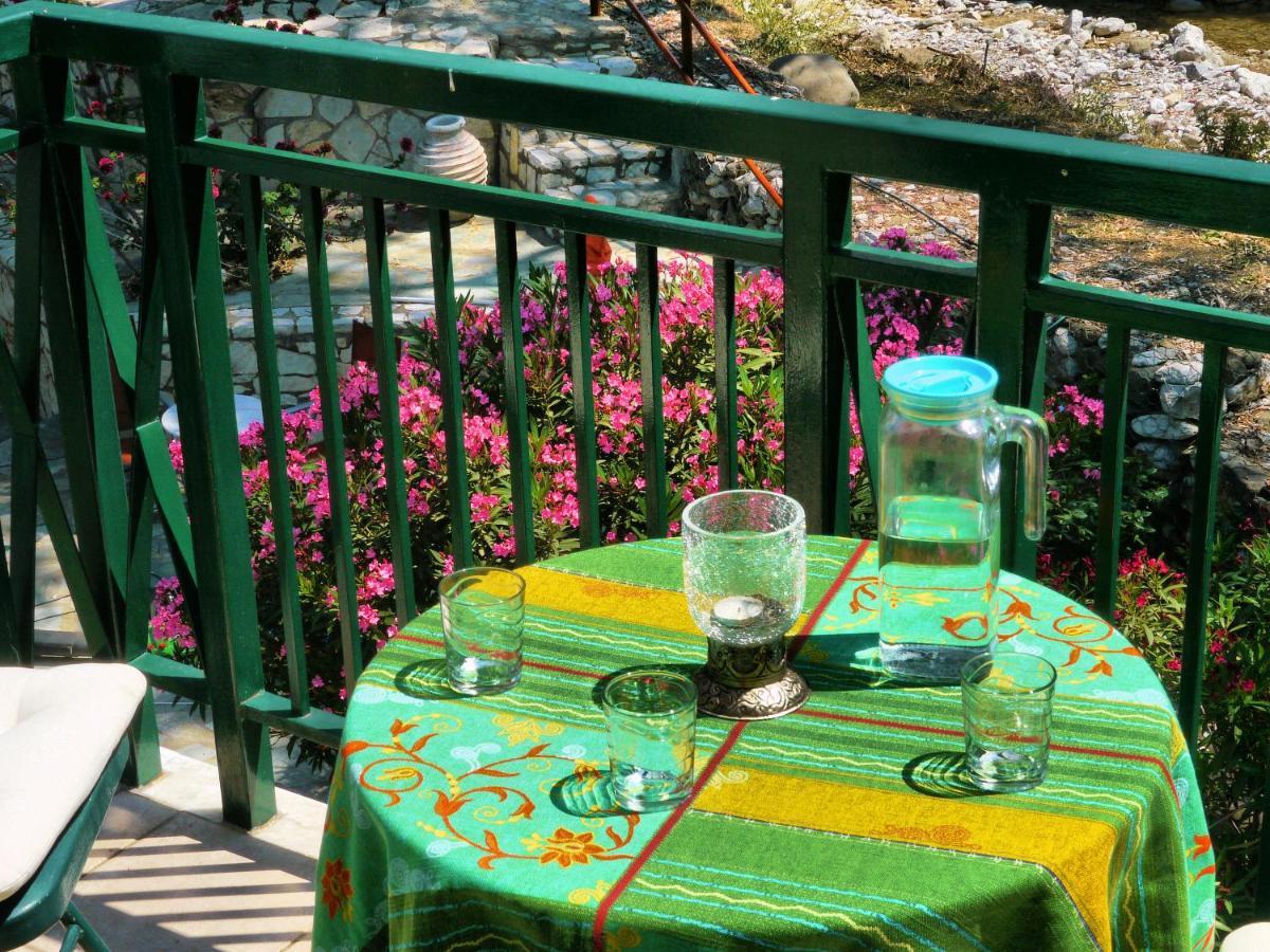 Steinturm Mit Dach-Terrasse Zwischen Fluss, Meer Und Gebirge- Spiti Pirgos Paralia Sergoulas Екстериор снимка